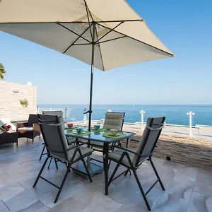 Seashore Stunning Apartment